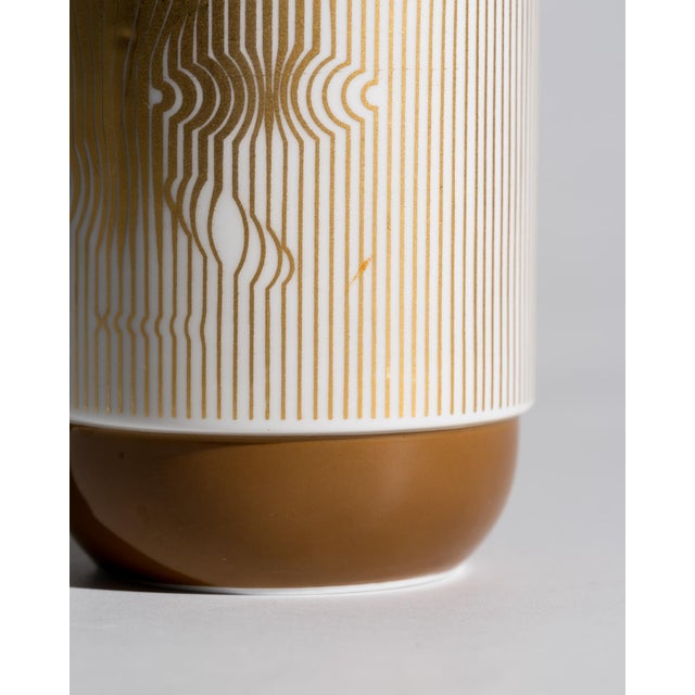 1980s Gilt Manipur Duo Form Vase by Victor Vasarely and Ambrogio Pozzi for Rosenthal, 1970s For Sale - Image 5 of 8