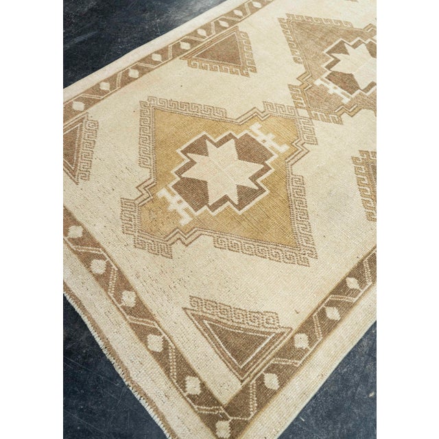 Textile Turkish Vintage Rug 3'3" x 6'4" #21404 For Sale - Image 7 of 8