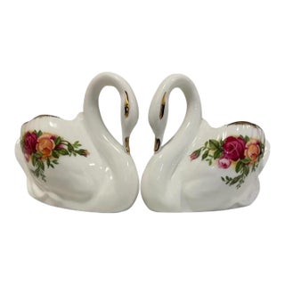 Vintage Royal Albert Old Country Roses Swan Figurines – Set of 2 For Sale