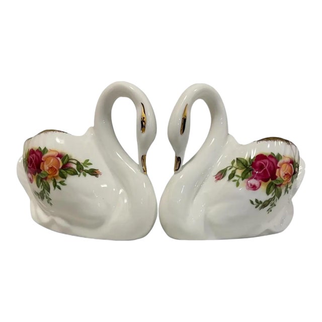 Vintage Royal Albert Old Country Roses Swan Figurines – Set of 2 For Sale