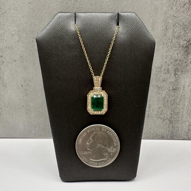 Early 21st Century Designer Effy Emerald Diamond Pendant Necklace 14kt Gold 1.42ct NWT For Sale - Image 5 of 6