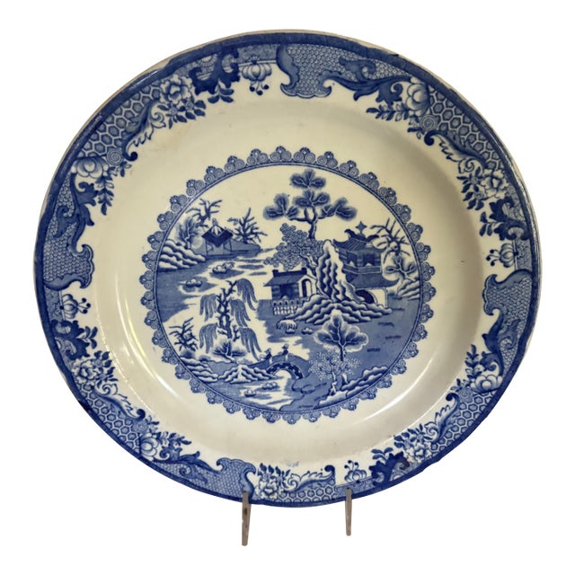 Early 19th Century Mason's Blue Willow Ironstone Dinner Plate For Sale