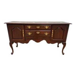 1990s Kincaid Furniture Queen Anne Cherry Sideboard Buffet For Sale