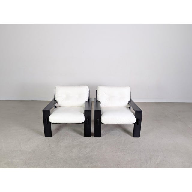 We are offering a beautiful set of two armchairs from the traditional Finnish manufacturer Asko, dating from the 1980s....