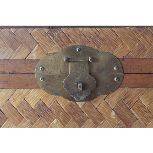 1970s Vintage Bamboo Woven Rattan Storage Chest Trunk Brass Hardware Details Lockable Mid-Century For Sale - Image 5 of 18