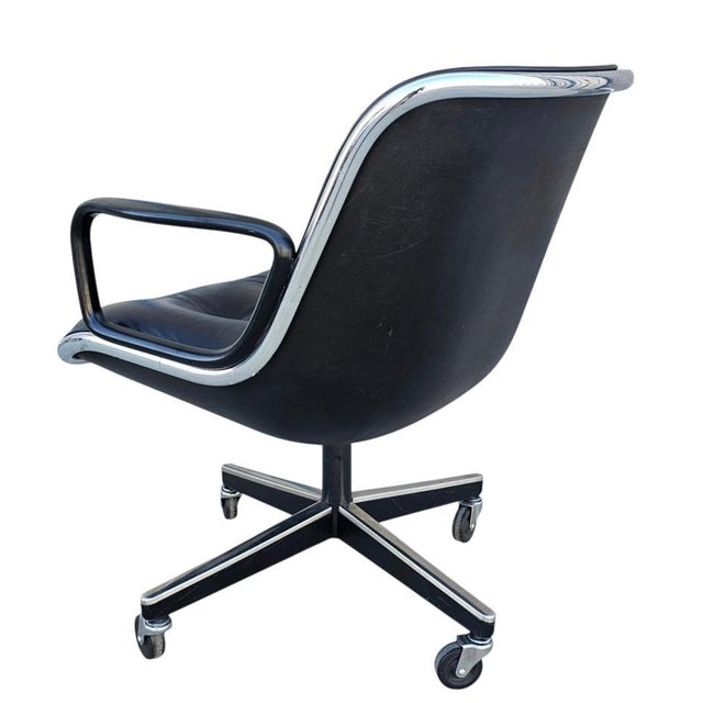 Knoll MCM to Modern Executive Armchair by Charles Pollock for Knoll Black Leather & 4 Prong Swivel Base For Sale - Image 4 of 18