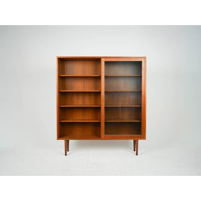 Vintage Mid-Century Teak Vitrine Regal Display Cabinet by Poul Hundevad for Hundevad & Co., 1960s, in Very Good...