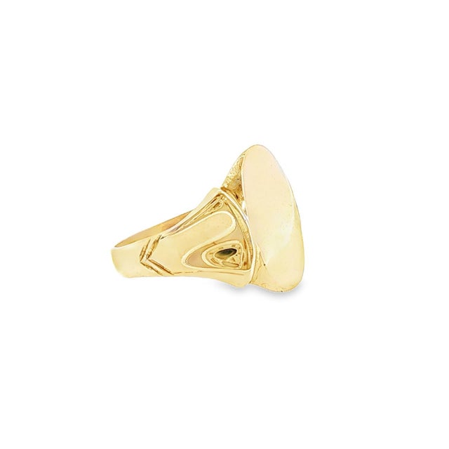 Contemporary Vintage 14k Yellow Gold Oval Polished Top Signet Ring, Size 5 For Sale - Image 3 of 4