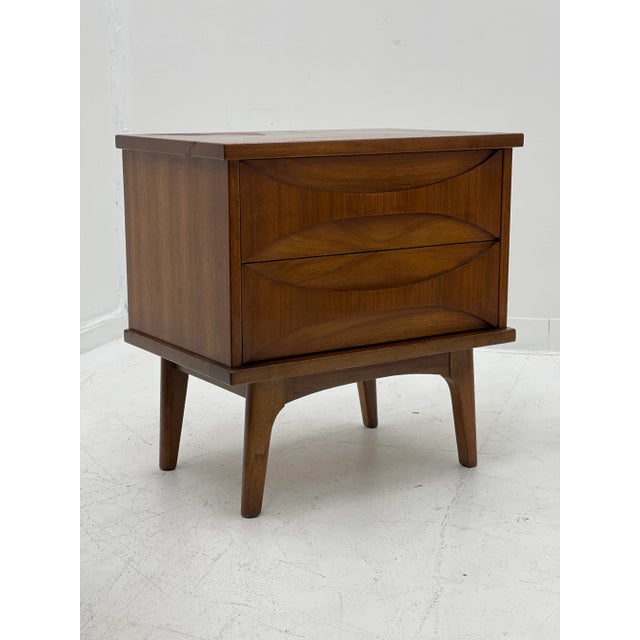 Mid-Century Modern Sculptural Nightstand For Sale - Image 10 of 12