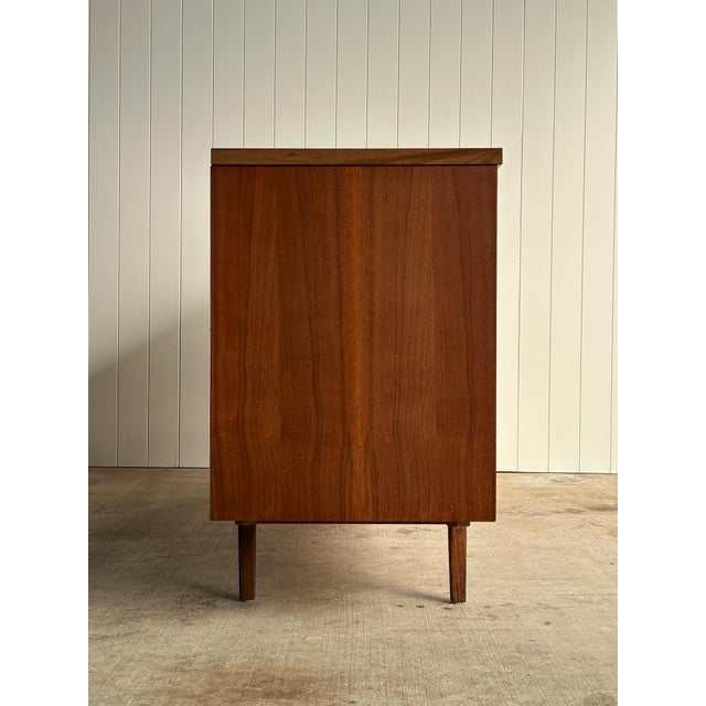 1960s Mid-Century Walnut Nine-Drawer Dresser by Stanley For Sale - Image 15 of 18