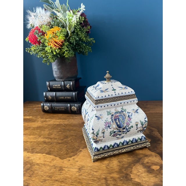 Capodimonte-Style Italian Porcelain Lidded Jar For Sale - Image 4 of 15