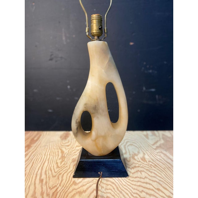 1950's Maurizio Tempestini Biomorphic Alabaster Table Lamp For Sale In New York - Image 6 of 10
