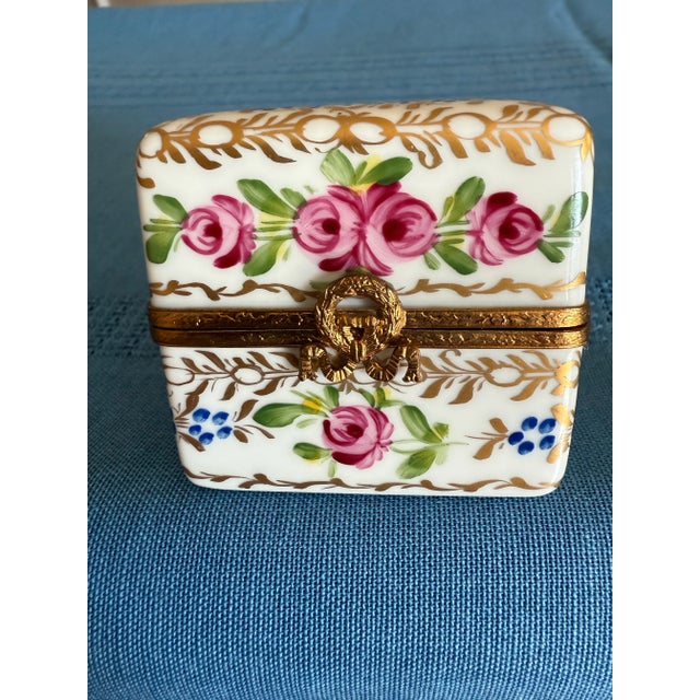Antique Limoges Eximious Floral Trinket Box. Very Rare. For Sale In New York - Image 6 of 8