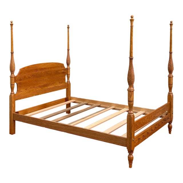 Vintage American Traditional Solid Oak Barley Twist Queen Poster Bed Attr. Jamestown Sterling For Sale