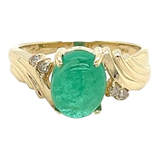 2 Carat Cabochon Cut Natural Emerald & Diamond in Textured 14K Yellow Gold Ring, Size 6 For Sale
