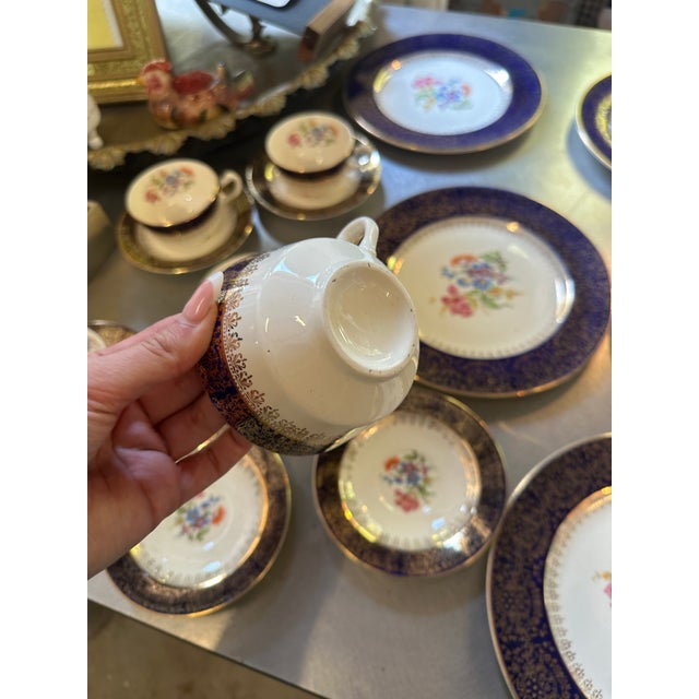 1970s 22 Kt Filigree Deep Blue Plate Set With Floral Accents- Set of 17 For Sale In Atlanta - Image 6 of 8