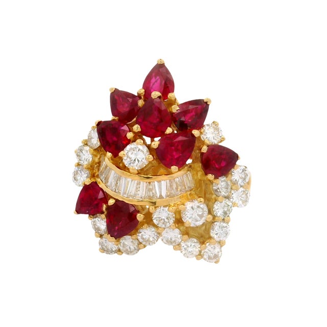 Contemporary Ruby Diamond 18k Yellow Gold Cluster Cocktail Ring, Size 8 For Sale - Image 3 of 6
