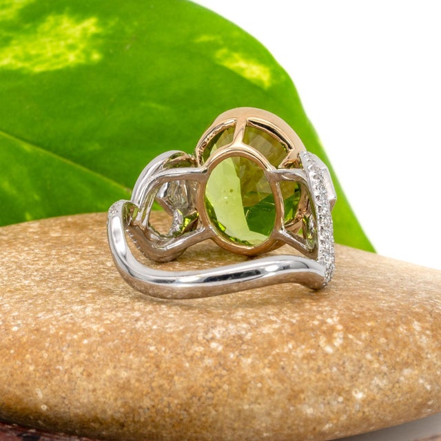 Green 5.8cts Peridot Ring With Natural Diamonds Accents: Solid 14k Gold, Size 6.75 For Sale - Image 8 of 8