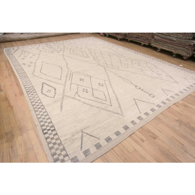 Contemporary Nazmiyal Collection Large Moroccan Contemporary Area Rug For Sale - Image 3 of 7