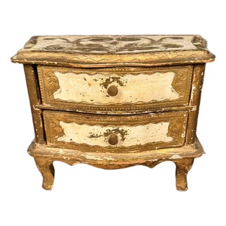 Late 19th Century Apprentice Italian Commode, Circa 1890 For Sale