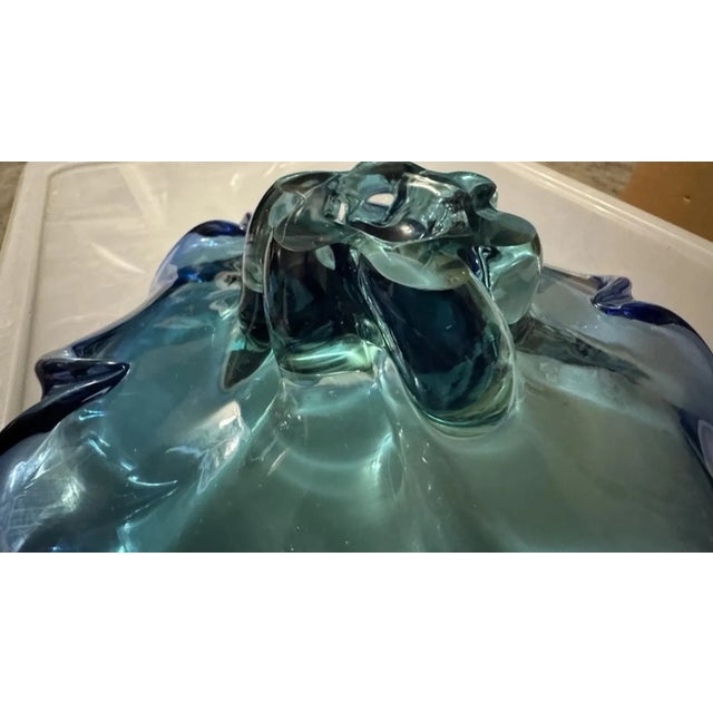 Late 20th Century Hand-Blown Blue Green Art Glass Bowl Iridescent Flower Scalloped Bowl Vintage Royal Gallery Poland For Sale - Image 5 of 10
