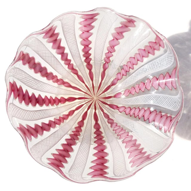 Murano Murano Vintage White Pink Copper Aventurine Ribbons Italian Art Glass Ruffled Rim Gold Leaf Foot Bowl For Sale - Image 4 of 8