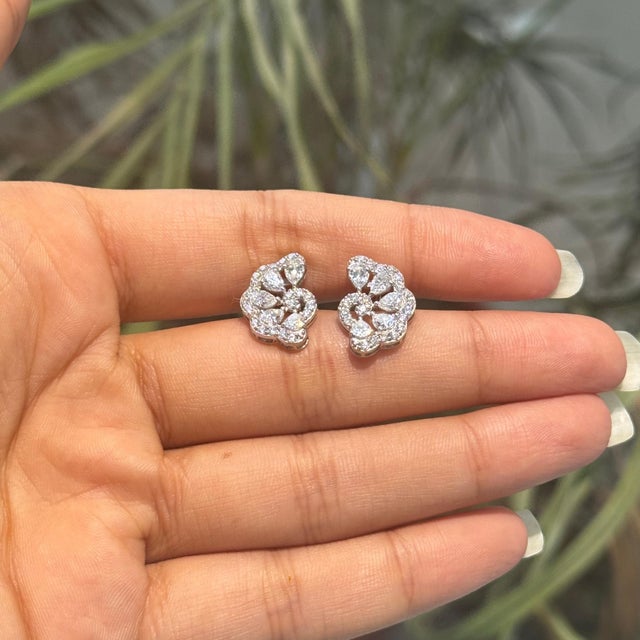 Contemporary Openwork Radiant Moissanite Cluster Stud Earrings, 2 Pieces For Sale - Image 6 of 12
