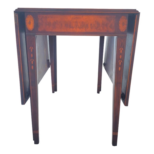 American Federal Mahogany Inlaid Hepplewhite Drop Leaf Dining Table 1820s For Sale