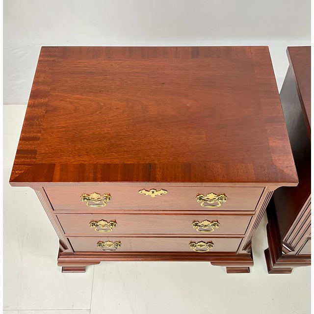 English Late 20th Century Baker Furniture Chippendale Style Mahogany 3-Drawer Nightstands - A Pair For Sale - Image 3 of 18