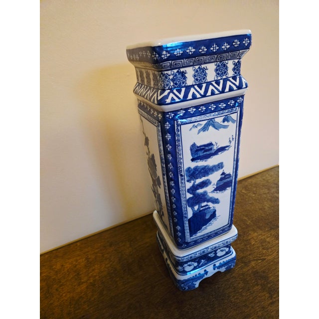 Vintage Chinese, Blue & White Porcelain Vase on Stand, Qianlong Style For Sale - Image 4 of 9
