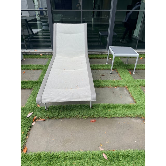 Metal Pair Richard Schultz for Knoll 1966 Chaises Plus Side Table —Two Sets Available For Sale - Image 7 of 14