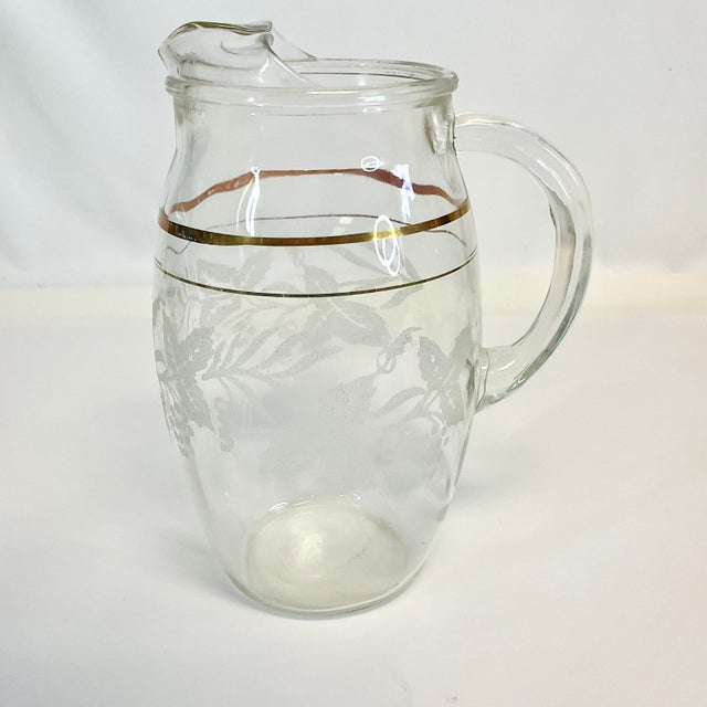 1950s Vintage Mid-Century Juice Pitcher and Glasseware Set - Set of 9 For Sale - Image 10 of 12