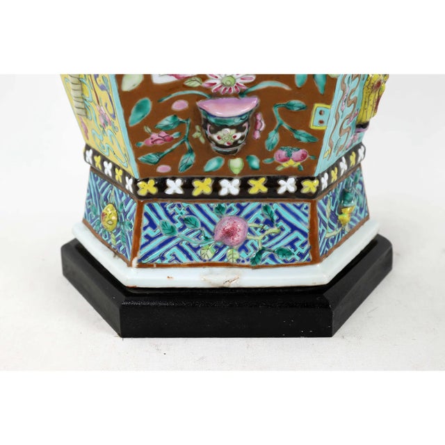 19 Century Chinese Qing Multi-Colored Hexagonal Porcelain Table Lamp With Raise Work Decorations and Small Branch Handles For Sale - Image 9 of 10