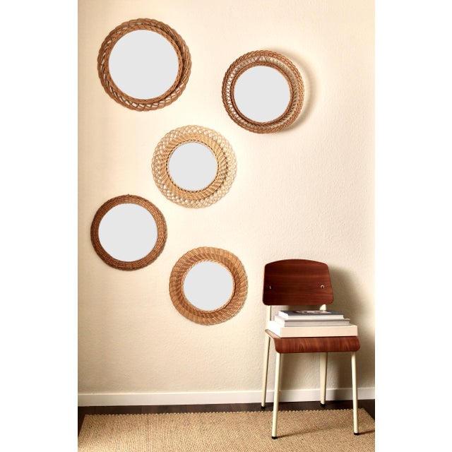 Mid-Century Modern French Round Rattan Mirror, 1950s, in Very Good conditions. Designed 1950 to 1959