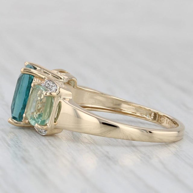 Mid-Century Modern Mid 20th Century 4.92ctw Fluorite 3-Stone Ring 14k Yellow Gold Diamond Accents Size 9.25 For Sale - Image 3 of 8