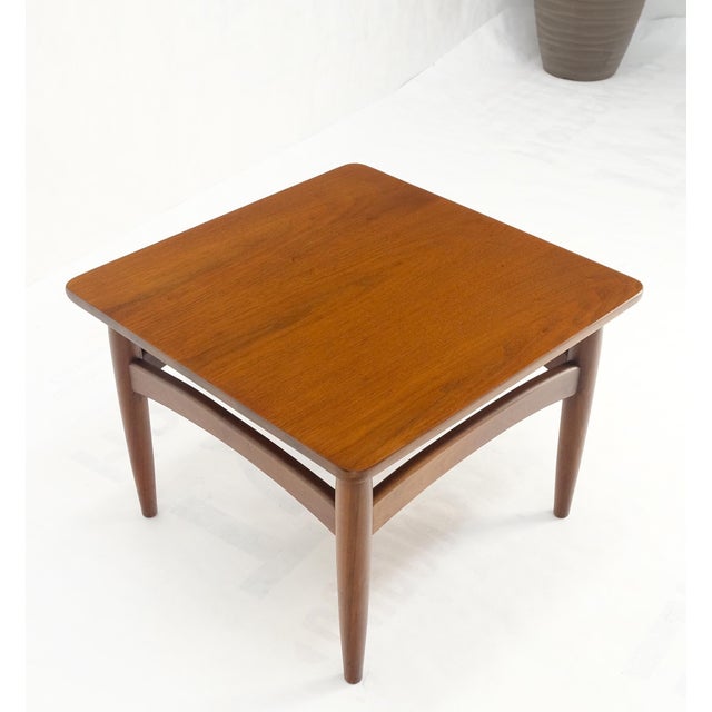 Square Mid-Century Modern walnut dowel leg side coffee occasional table mint!