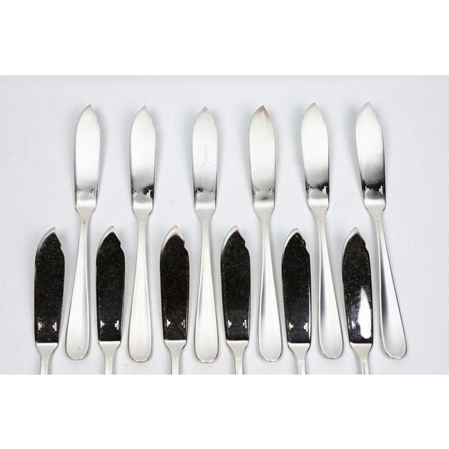 Silver-Plated Fish Service with Smooth Handles from Christofle, 1980s, Set of 24 For Sale - Image 16 of 18