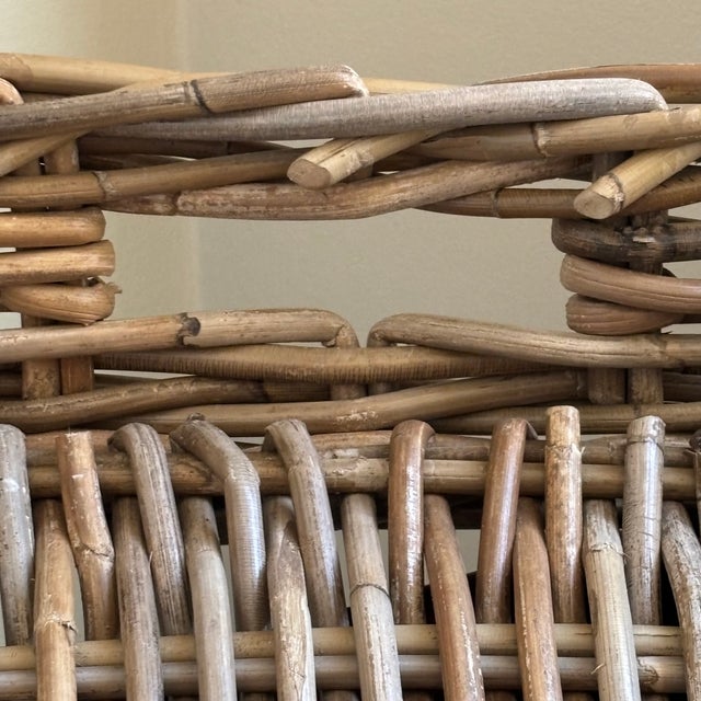 Late-20th Century Thick Willow Storage Tray Basket For Sale - Image 4 of 11