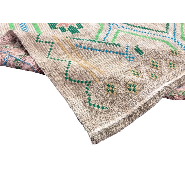 Tribal 1970s Vintage Ethnic Kilim Rug- 5′5″ × 9′1″ For Sale - Image 3 of 7