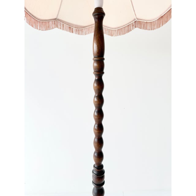 2000 - 2009 Vintage Art Deco Barley Twist Turned Oak Floor Lamp, 1930s For Sale - Image 5 of 17