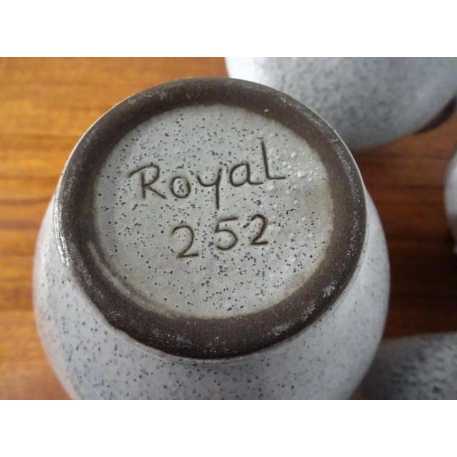 Vintage White Ceramic Vases by Hans Welling for Ceramano, 1960s, Set of 5 For Sale - Image 11 of 18