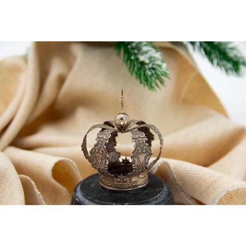 Marian Crown in Silver with Reliefs For Sale - Image 3 of 3