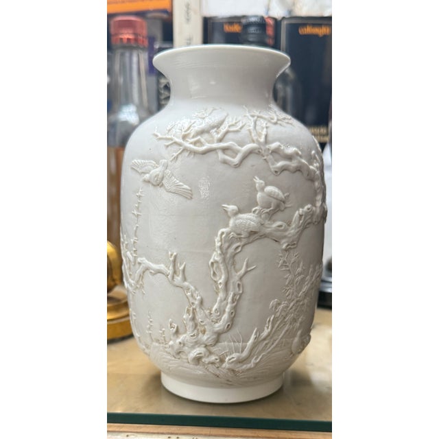 Late 19th Century Chinese Blanc De Chine Vase With Quail & Pine Motif – Dehua Porcelain For Sale - Image 5 of 5