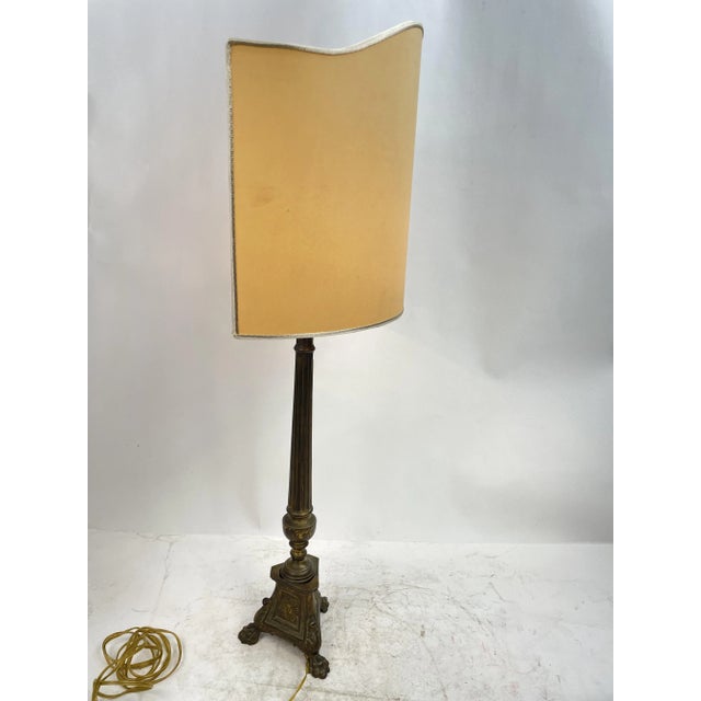 Beautiful golden brass table lamp from the 1940s. Perfectly working. Excellent furnishing object European Plug (up to...
