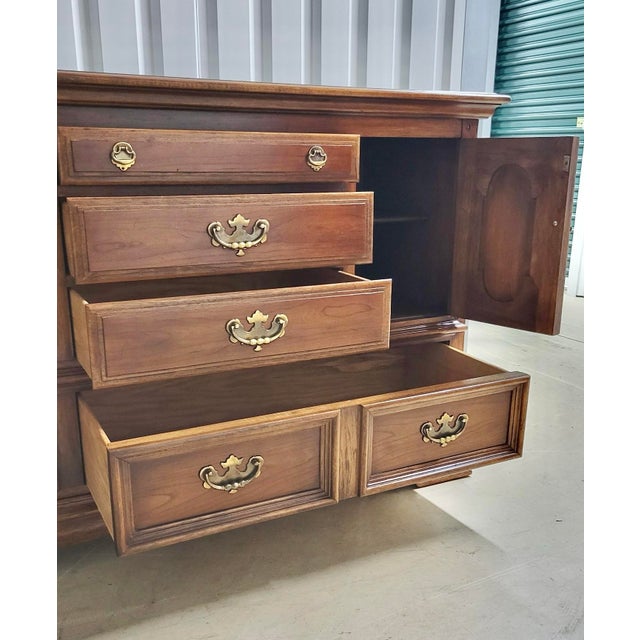 Kent Coffey Vintage Kent Coffey Carriage Trade Collection Early American Style Solid Wood Double Dresser in Cherry and Pecan For Sale - Image 4 of 12