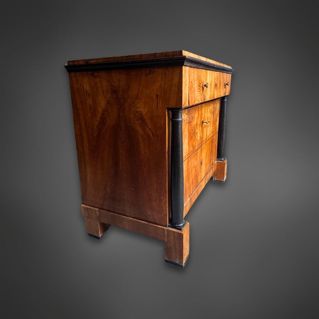 Biedermeier Writing Desk in Walnut, 1820-1830 For Sale - Image 4 of 8