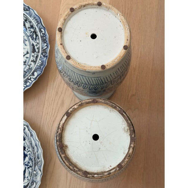 Pair of Mid-Qing Dynasty Chinese Double Happiness Vases For Sale - Image 9 of 9