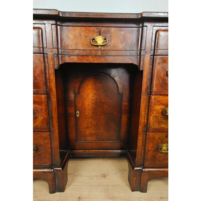18th Century Style Walnut Knee Hole Writing Desk with Key and Lock, 1930 For Sale - Image 6 of 18
