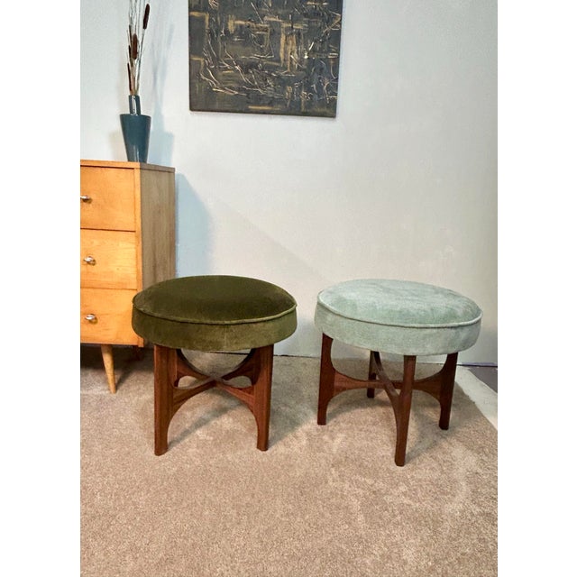 Mid-Century Modern Fine MCM Walnut Brasilia Style Ottoman For Sale - Image 3 of 8