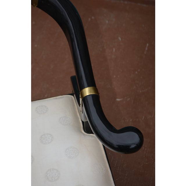 1980s Century Chair Co. Ming Black Lacquer & Brass Horseshoe Back Chair W/ White Seat For Sale - Image 9 of 18
